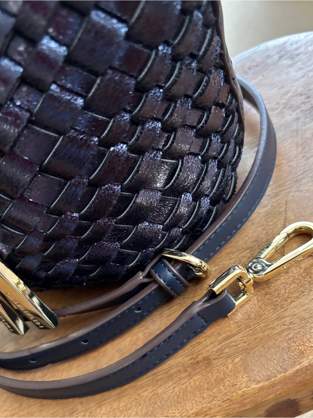 Calvin Klein Reversible Navy/Metallic Navy Woven Vegan Leather Crossbody Bag - Picture 3 of 12